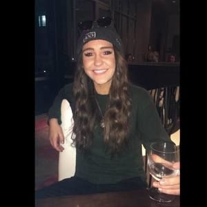 Meet your Posher, Lauren